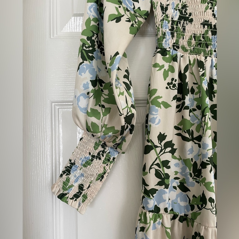 Tuckernuck - Beige w/ Blue & Green Floral Print Smocked Dress Sz XS - Picture 13 of 15